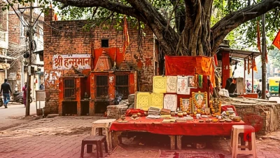 दिल्ली: क्या हनुमान भक्त का हुनर या दैवीय कृपा, चेहरा देख भविष्य बताने वाले पंडित की सालाना कमाई है लाखों में