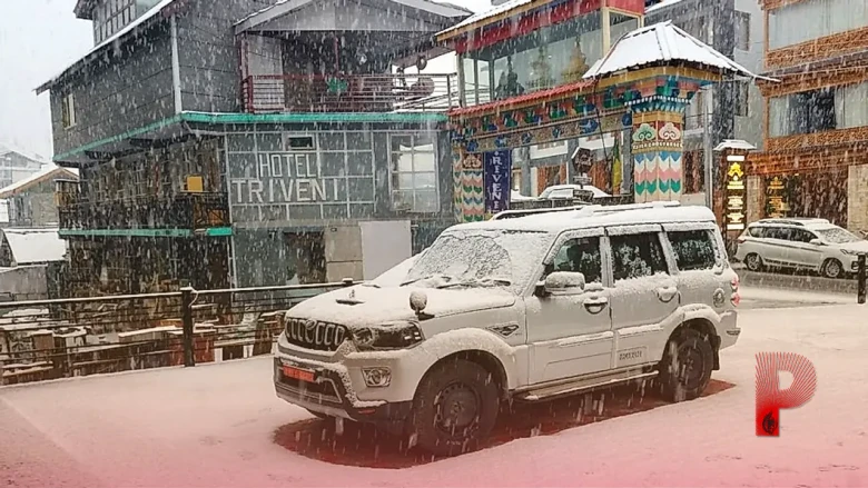 हिमाचल प्रदेश में विंटर मॉनसून का असर: अटल टनल और सिस्सू में सीजन की पहली बर्फबारी, लेह मनाली हाईवे बंद