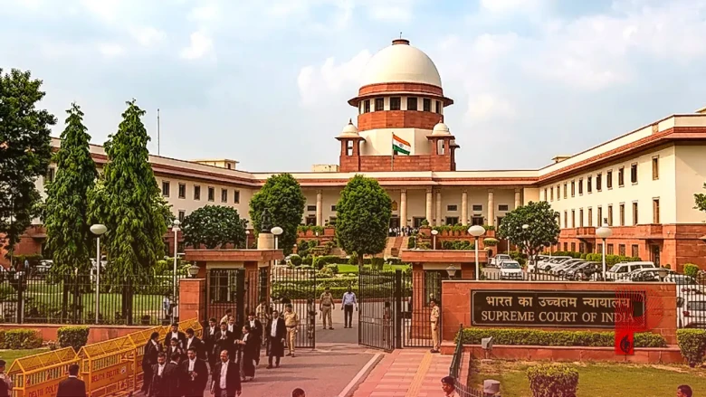 सुप्रीम कोर्ट परिसर में नारेबाजी और हंगामे पर राहुल गांधी को नोटिस, अदालत ने लगाई फटकार