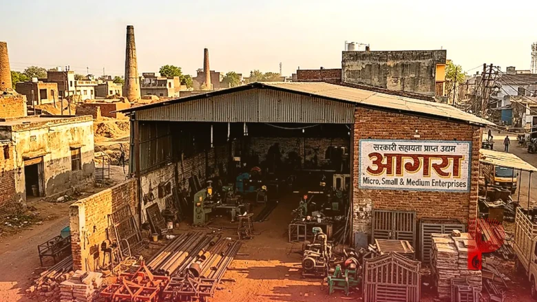 नौकरी के इंतजार में समय न गंवाएं: आगरा के इस युवा से सीखें कैसे सरकारी मदद से शुरू करें अपना सफल बिजनेस