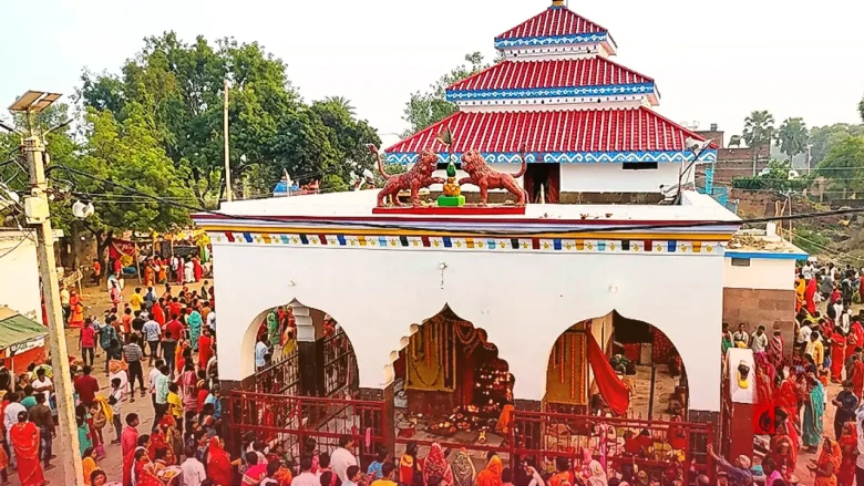 नवरात्रि 2026: बिहार के तेलडीहा मंदिर में तांत्रिक विधि से होती है पूजा, मिट्टी के गर्भगृह में विराजती हैं माता