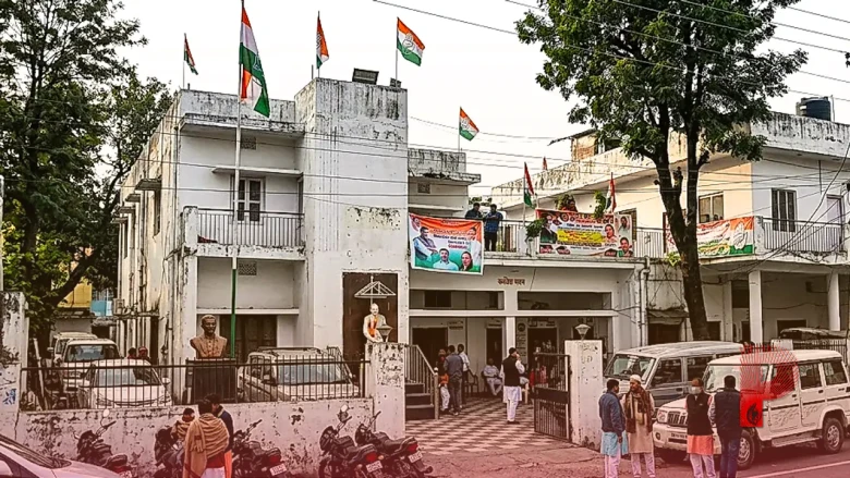 बॉलीवुड गायक जुबिन नौटियाल के पिता रामशरण ने थामा कांग्रेस का हाथ, 2022 में बीजेपी से लड़ा था चुनाव