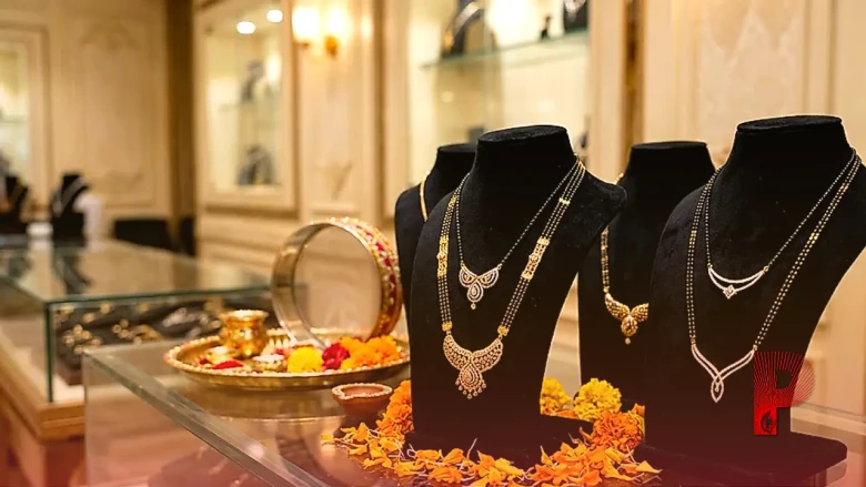करवा चौथ पर पत्नी को दें यादगार तोहफा, कैटरीना और कियारा जैसे ट्रेंडी मंगलसूत्र डिजाइन हैं बेस्ट