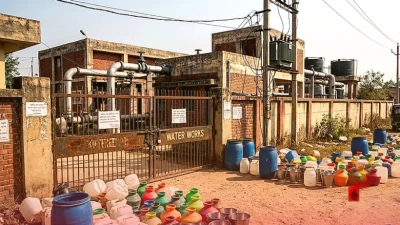 फरीदाबाद में बिजली कर्मचारियों की हड़ताल से हाहाकार, बंद हुए वाटर प्लांट, पीने के पानी के लिए तरस रहे लोग