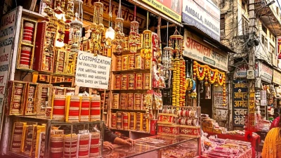 करवा चौथ पर अंबाला का बाजार हुआ गुलजार, चूड़ों पर नाम और शादी की तारीख लिखवाने का बढ़ा क्रेज