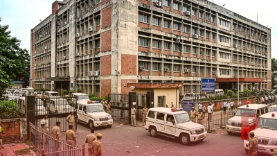 कोलकाता में बड़ी कार्रवाई: प्रवर्तन निदेशालय के दफ्तर से बाहर निकलते ही पूर्व मंत्री इंद्रनील सेन गिरफ्तार
