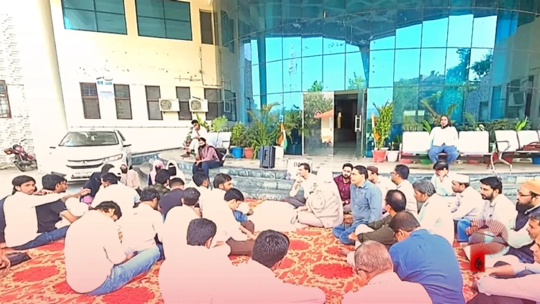 मेवात इंजीनियरिंग कॉलेज में 27 दिनों से छात्रों का धरना जारी, दिसंबर में परीक्षाओं के कारण भविष्य को लेकर बढ़ी चिंता