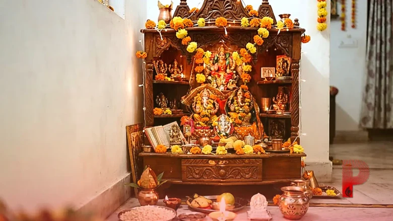 धनतेरस पर घर के मंदिर में न रखें ये चीजें, बरतें ये सावधानियां