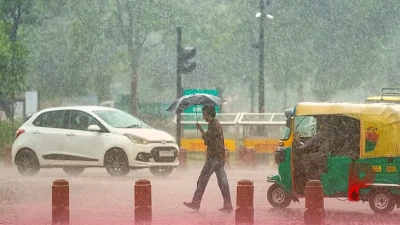दिल्ली-NCR पर अर्नब तूफान का कहर: सुबह होते ही तेज हवाओं और बारिश ने बदला मौसम, ठंड ने दी दस्तक