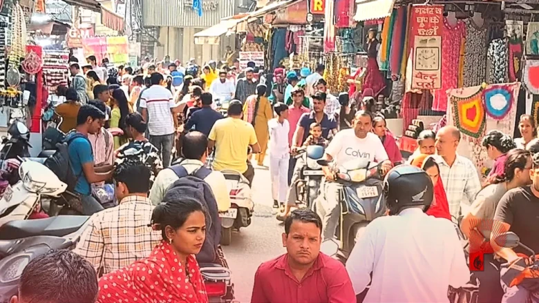 करवा चौथ 2026: चंडीगढ़, गुरुग्राम और फरीदाबाद में चांद निकलने का समय और बाजार की रौनक