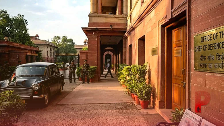 डोनाल्ड ट्रंप के प्रशासन में हड़कंप, ईरान से संभावित टकराव के बीच बड़े सैन्य अधिकारी को हटाया