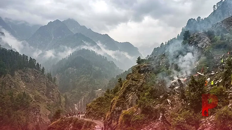 उत्तराखंड में बड़ा हवाई हादसा: बद्रीनाथ से लौट रहा हेलीकॉप्टर क्रैश, 6 लोगों की मौत